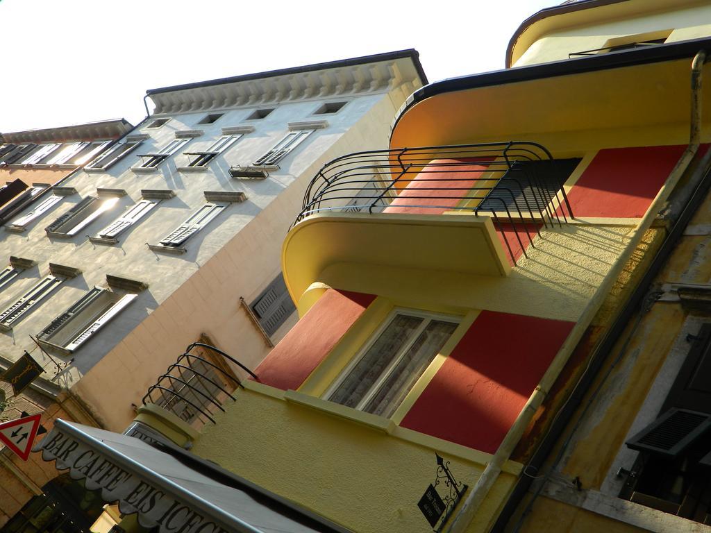 Vecchia Riva Aparthotel Eksteriør bilde